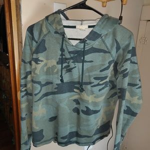 Women's L Camo Sweatshirt
